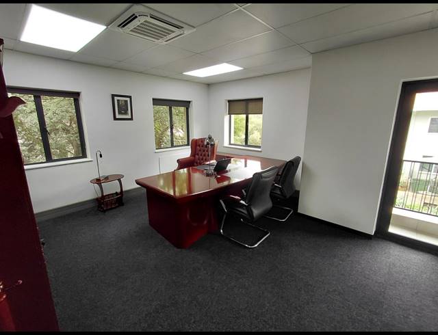 480M² OFFICE TO LET IN VORNA VALLEY